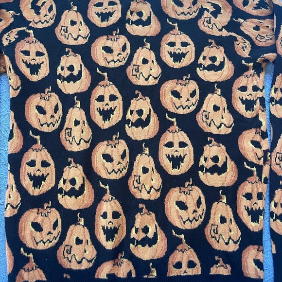 Halloween pumpkin/ jack o lantern sweater - Picture 3 of 11